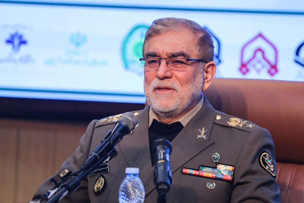 جانشین فرمانده کل ارتش جمهوری اسلامی ایران گفت: بستر جنگ شناختی فضای مجازی است که می‌تواند همه افراد را رفته رفته از مسیر منحرف کند.