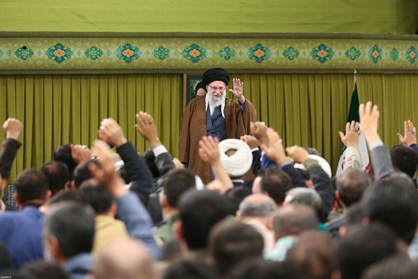 گزارش تصویری | دیدار هزاران نفر از مداحان و ستایشگران اهل بیت(ع) با رهبر انقلاب اسلامی