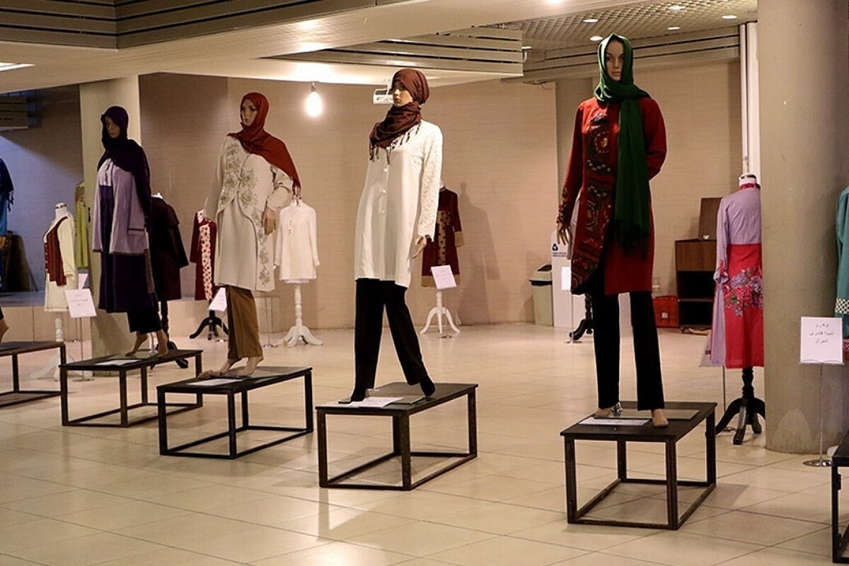 دبیر کارگروه ساماندهی مد و لباس کشور درباره نحوه برگزاری چهاردهمین جشنواره مد و لباس فجر گفت: اگر جشنواره چهاردهم امسال (۱۴۰۴) برگزار نشود، سال آینده در موعد زمانی مقرر خود (هم‌زمان یا نزدیک به دهه فجر) برگزار خواهد شد و دیگر زمان آن را به ماه‌های دیگر سال موکول نمی‌کنیم.