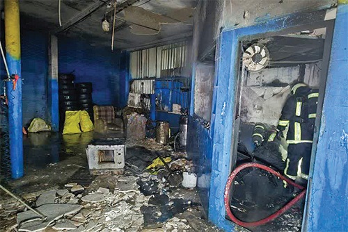 آتشسوزی بامدادی در منطقه پروین اعتصامی مشهد را آتشنشانان خاموش کردند | سوختن کارواش در آتش خصومت! آتشسوزی بامدادی در منطقه پروین اعتصامی مشهد را آتشنشانان خاموش کردند | سوختن کارواش در آتش خصومت!