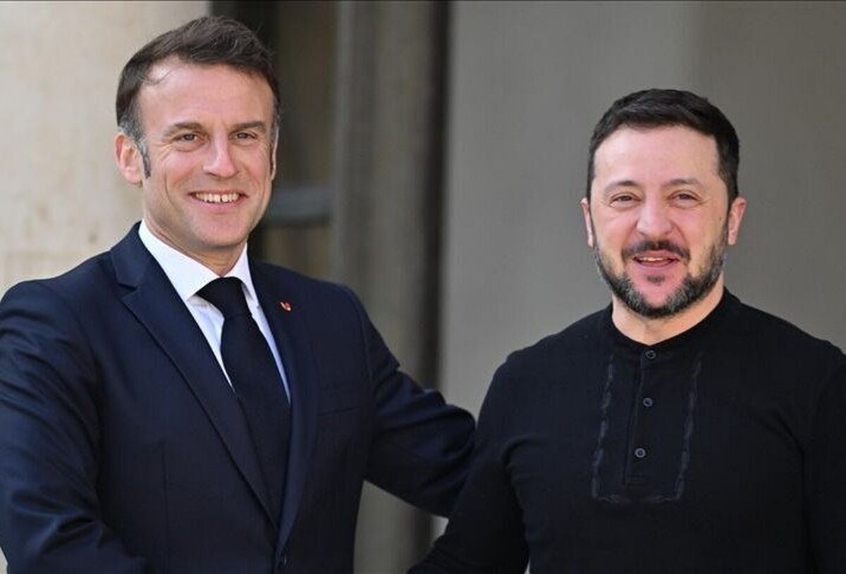 رئیس‌جمهور فرانسه اعلام کرد که پاریس در کنار اوکراین ایستاده است و به حمایت از حاکمیت و امنیت آن ادامه خواهد داد.