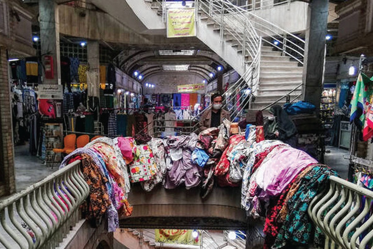 درباره بازار روس‌ها که ۳۰ سال پیش در مشهد پا گرفت | غریبه‌های آشنا و خرت وپرت هایشان