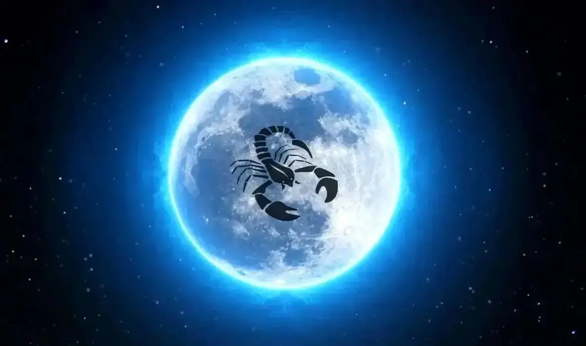 قمر در عقرب پدیده‌ای نجومی است که هر ماه تکرار می‌شود و همواره با باورهایی درباره نحس بودن آن همراه بوده است.