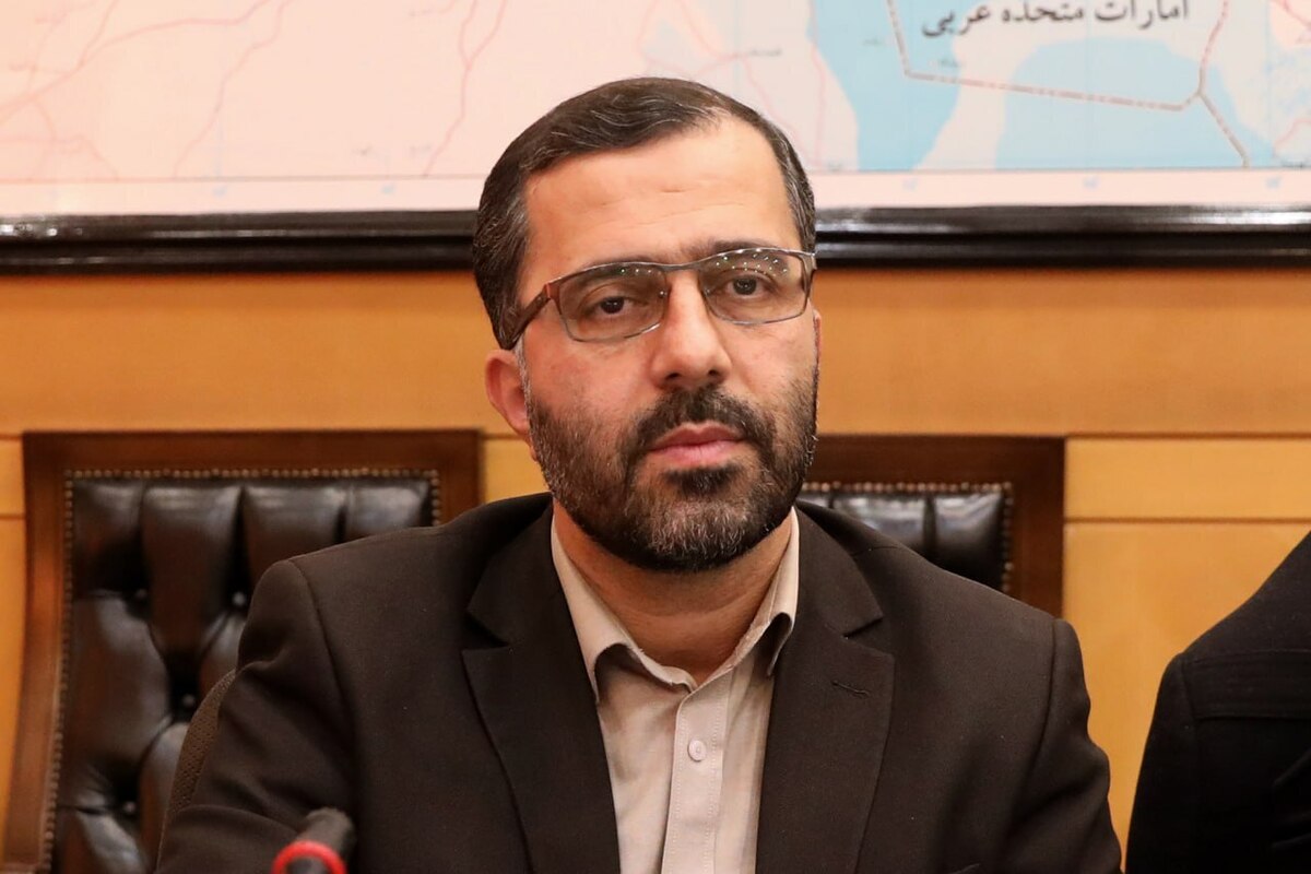 عضو هیئت‌رئیسه مجلس شورای اسلامی گفت: دولت به‌جای اظهارنظر درباره عدم ترمیم کابینه، بهتر است درخصوص قیمت افسارگسیخته ارز، تورم و افزایش بی‌رویه قیمت کالاهای اساسی شفاف‌سازی و پاسخ‌گویی کند.