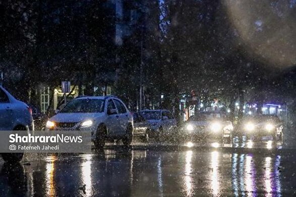 خارج شدن ۱۲ چراغ راهنمایی رانندگی از مدار در مشهد (۲۶ آذر ۱۴۰۴)