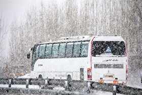 آخرین وضعیت خدمت‌رسانی در پایانه‌های مسافربری شهرداری مشهد در روز‌های برفی (شنبه، ۲۹ آذر ۱۴۰۴)