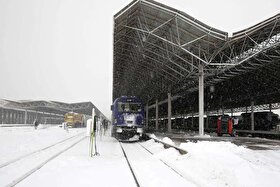 حرکت قطار‌ها از ایستگاه راه‌آهن مشهد بدون مشکل در حال انجام است (۲۹ آذر ۱۴۰۴) | تغییر برنامه حرکت قطارها پیامکی اعلام می‌شود