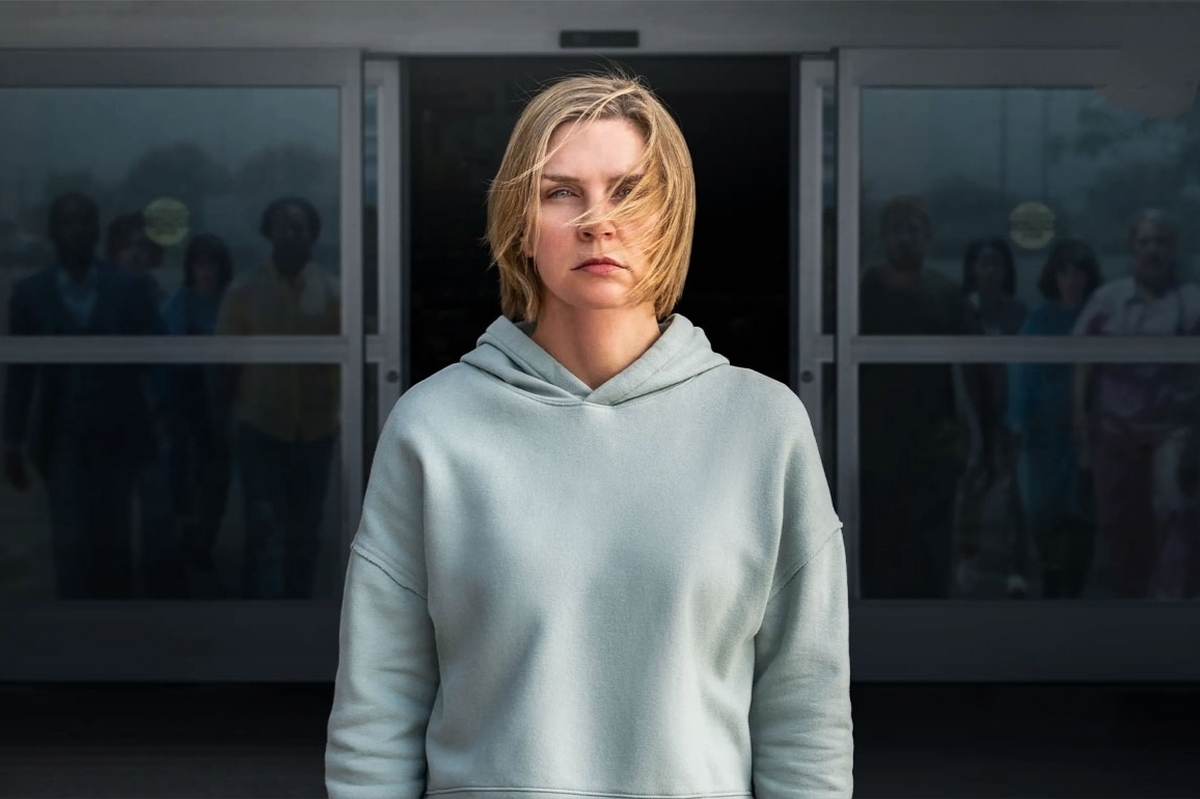 نقد و بررسی قسمت چهارم سریال پلوریبوس (Pluribus) | کارول در برابر حقیقت پنهان