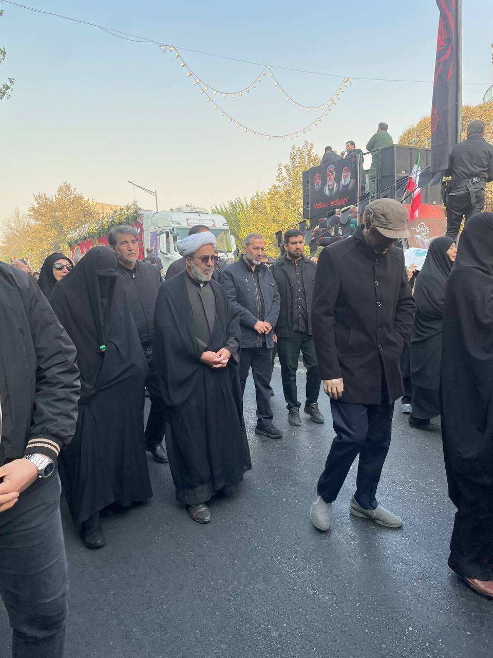 مراسم تشییع ۱۰۰ شهید گمنام در سراسر کشور با حضور مردم آغاز شد (۳ آذر ۱۴۰۴)