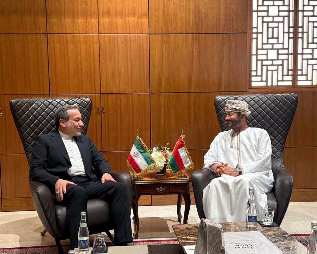 وزیر امور خارجه سلطنت عمان در خصوص دیدار با وزیر خارجه کشورمان، خواستار تقویت مناسبات میان مسقط و تهران شد.