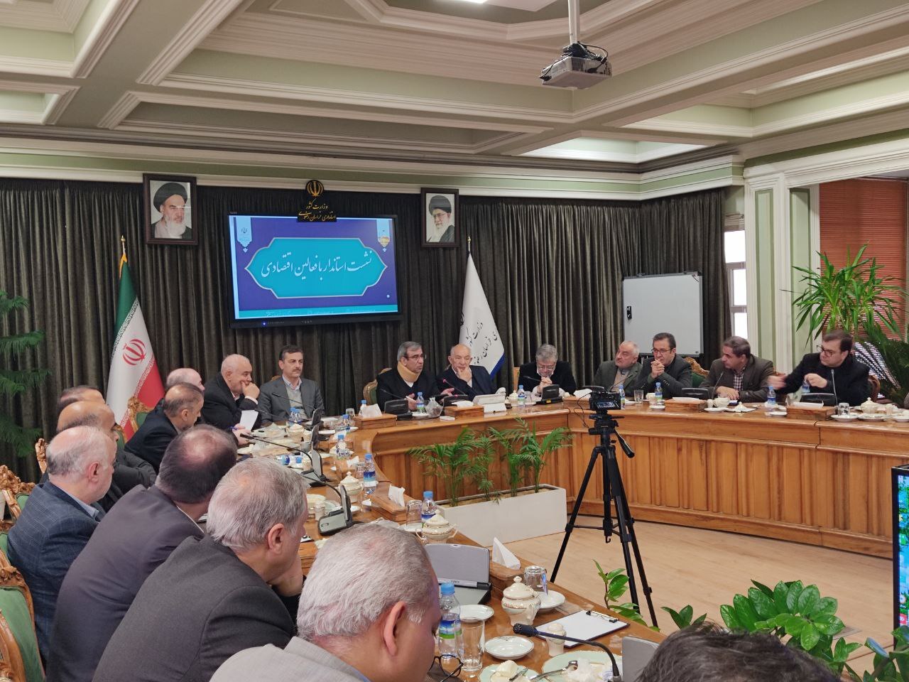 شهردار مشهد مقدس: هزار دستگاه تاکسی برقی وارد مشهد می‌شود | مشهد نیازمند ۳ هزار و ۵۰۰ اتوبوس