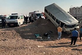 حادثه برای مینی‌بوس دانش‌آموزان در سمنان | ۱۲ نفر راهی بیمارستان شدند (۳۰ آذر ۱۴۰۴)