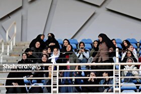 اولین گروه بانوان مشهدی وارد ورزشگاه امام رضا (ع) شدند + عکس و فیلم