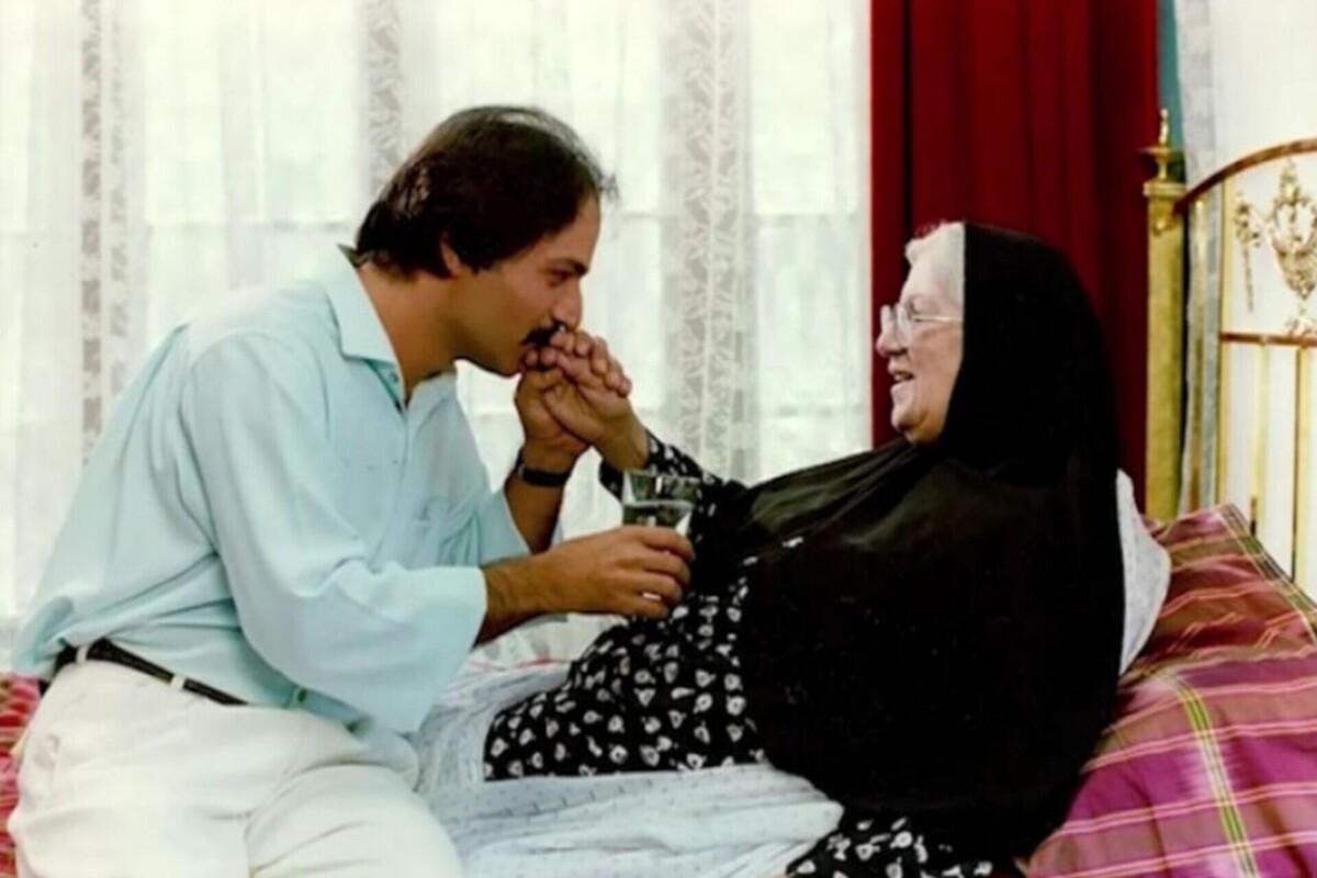 سیمرغ بلورین زندگی تقدیم به مادران سرزمینم