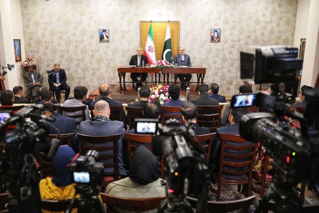 لاریجانی در اسلام آباد: جنگ تحمیلی ۱۲ روزه نتیجه توطئه بلندمدت آمریکا و اسرائیل بود