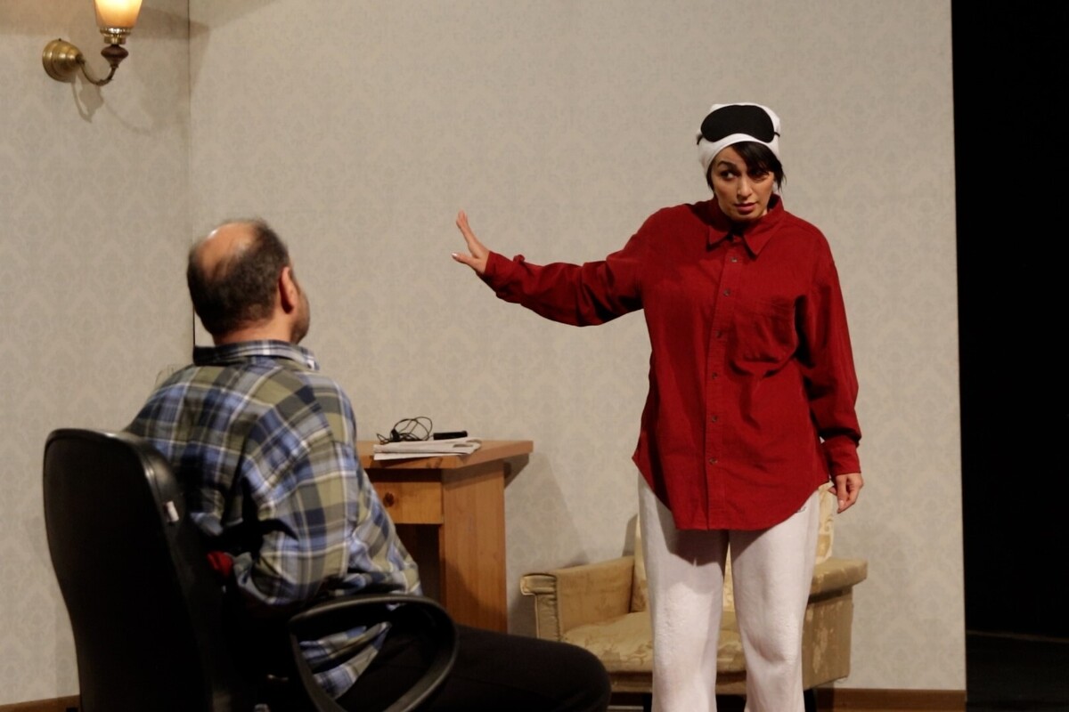 احسان خزاعی از چهره‌های فعال و پرتلاش تئاتر و سینمای مشهد است؛ هنرمندی که بخشی از مخاطبان او را با فیلم «روشنایی» می‌شناسند.