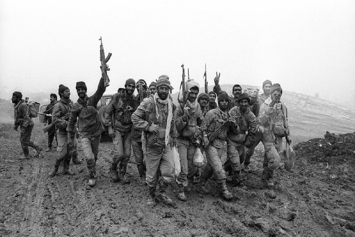 در سحرگاه هشتم آذر ۱۳۶۰، رزمندگان ارتش و سپاه با رمز «یا حسین» عملیاتی را آغاز کردند که نه‌تنها بستان را آزاد ساخت، بلکه ورق جنگ را به‌سود ایران برگرداند و هزاران نفر از مردم محاصره‌شده را نجات داد.