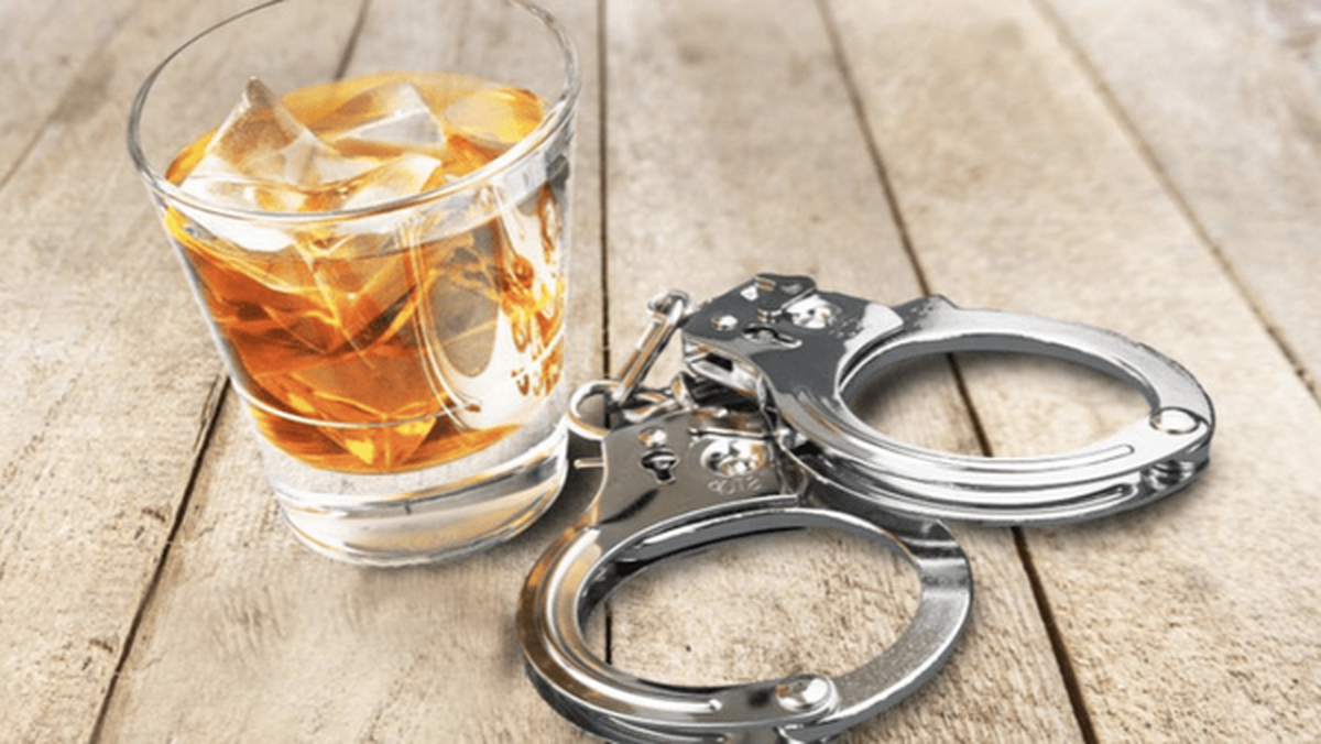 بازداشت ۷ بازیگر سرشناس با ۳۸ لیتر مشروب در یک پارتی شبانه