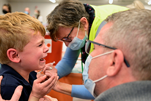 افشاگری مقام بهداشتی آمریکا: واکسن کرونا ۱۰ کودک را کشته است