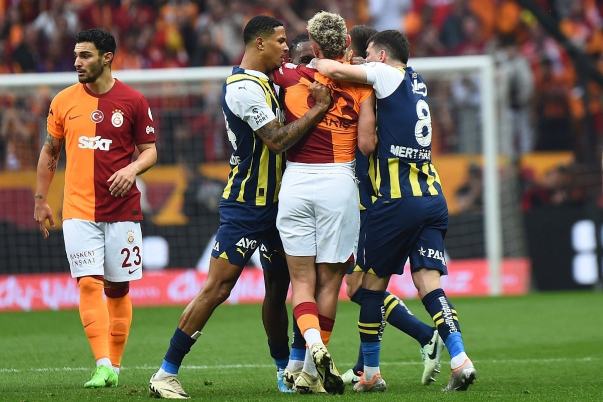 تاریخ و ساعت بازی تیم‌های فنرباغچه و گالاتاسرای | دعوا در استانبول