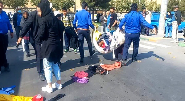 آشفته‌بازار دست‌فروشان مقابل آرامگاه خواجه‌ربیع سامان می‌یابد؟