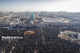 اقامه نماز عید فطر در حرم مطهر امام رضا (ع) به امامت آیت‌الله علم‌الهدی (یکم فروردین ۱۴۰۵)