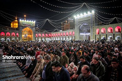گزارش تصویری | تحویل سال نو با حضور پرشور مردم در حرم مطهر رضوی