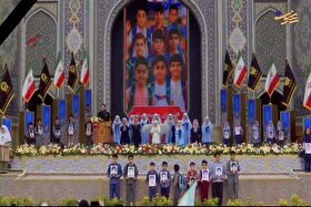 ادای احترام به ۱۷۵ فرشته کوچک در حرم مطهر امام رضا(ع)