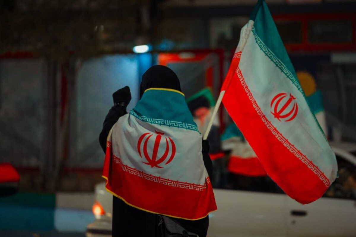 من انرژی هسته&zwnj;ای را کشف کردم، همین&zwnj;جا، کفِ خیابان