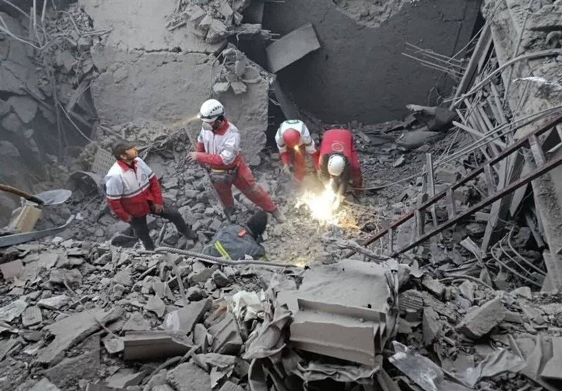 کتابخانه تخصصی حسینه اعظم زنجان در پی حملات موشکی رژیم صهیونیستی تخریب شد + تصاویر کتابخانه تخصصی حسینه اعظم زنجان در پی حملات موشکی رژیم صهیونیستی تخریب شد + تصاویر