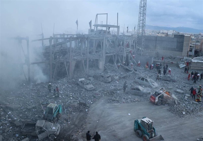 کتابخانه تخصصی حسینه اعظم زنجان در پی حملات موشکی رژیم صهیونیستی تخریب شد + تصاویر کتابخانه تخصصی حسینه اعظم زنجان در پی حملات موشکی رژیم صهیونیستی تخریب شد + تصاویر