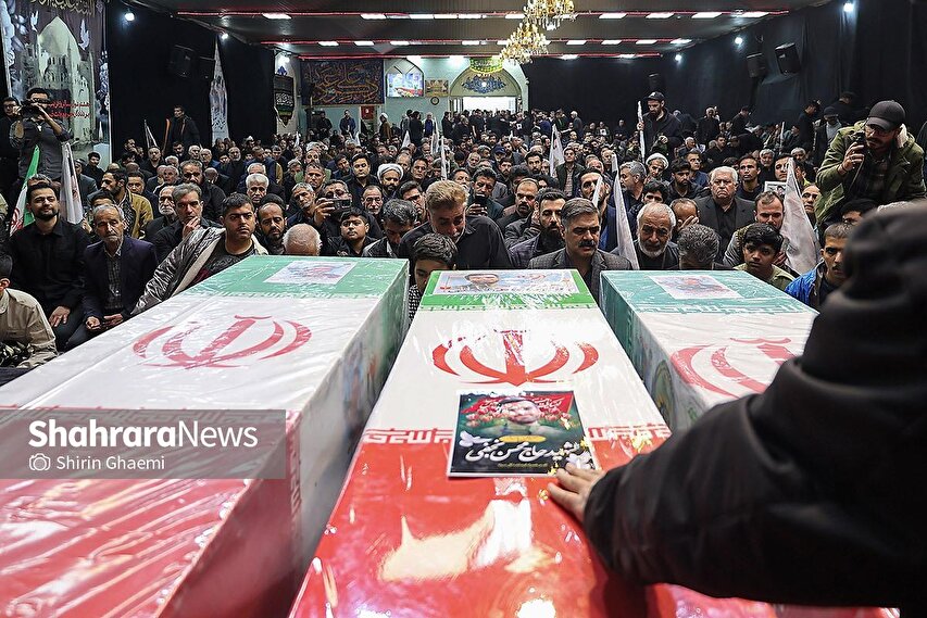 گزارش تصویری | تشییع پیکر مطهر ۳ شهید در مشهد