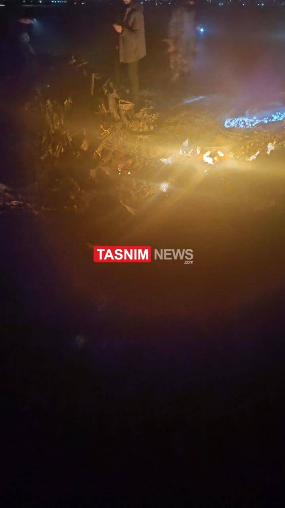 غیررسمی؛ انهدام یک جنگنده دشمن آمریکایی صهیونی در آسمان مرکزی ایران + تصاویر (۱۵ فروردین ۱۴۰۵)