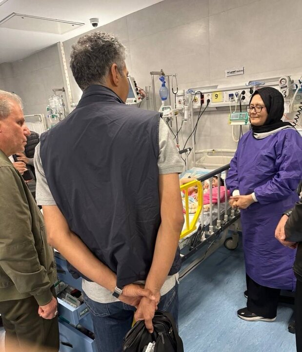 عیادت هنرمندان از مجروحان جنگ رمضان (۱۵ فروردین ۱۴۰۵) + تصاویر