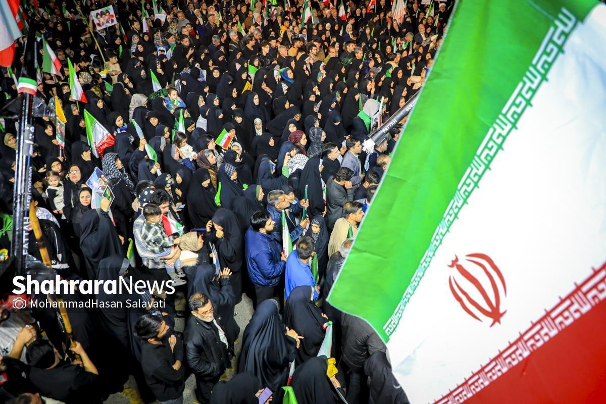 سی‌وپنجمین شب حضور حماسی مردم مشهد در خیابان‌ها: حفظ سنگر خیابان تا دفع شر دشمن + فیلم (۱۵ فروردین ۱۴۰۵)