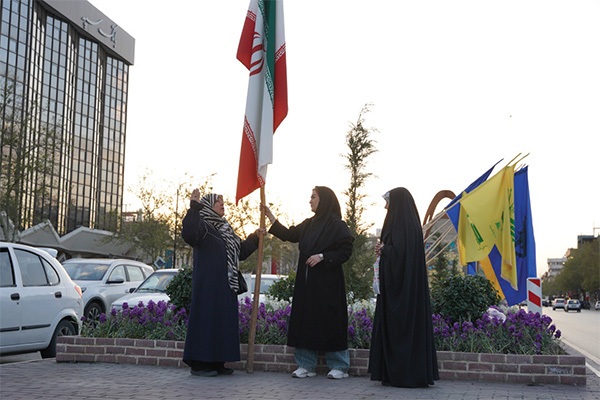 روایتی از علمداری خاص مشهدیها | این پرچم زمین نمیماند روایتی از علمداری خاص مشهدیها | این پرچم زمین نمیماند