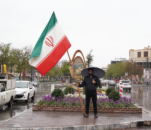 روایتی از علمداری خاص مشهدیها | این پرچم زمین نمیماند روایتی از علمداری خاص مشهدیها | این پرچم زمین نمیماند