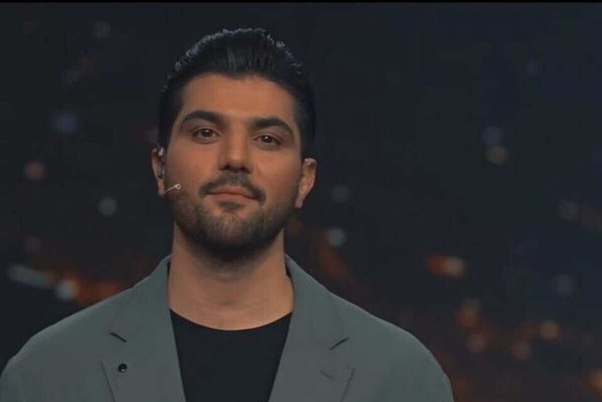 ویدئو| دیدار سینا مهراد با خانواده شهدای مدرسه میناب