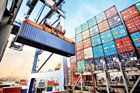 کالا‌های اساسی و دارو بدون وقفه وارد می‌شود