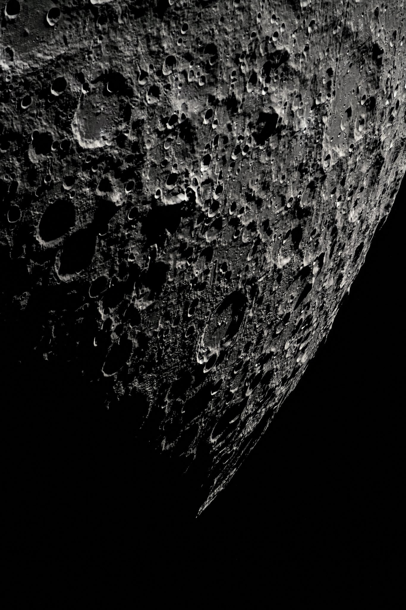 ناسا تصاویر خیره کننده جدیدی از ماه در ماموریت آرتمیس ۲ منتشر کرد + عکس ناسا تصاویر خیره کننده جدیدی از ماه در ماموریت آرتمیس ۲ منتشر کرد + عکس