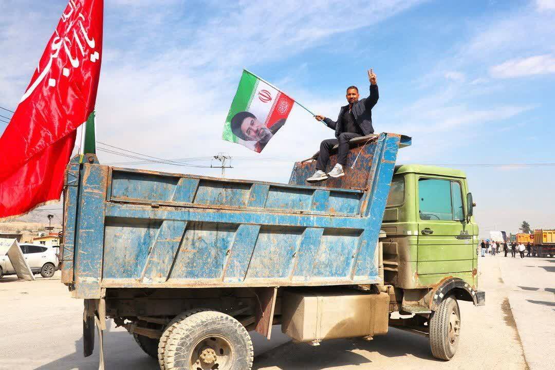 رژه کامیونی تجدید بیعت و گرامیداشت رهبر فقید در مشهد (۱۹ فروردین ۱۴۰۵) رژه کامیونی تجدید بیعت و گرامیداشت رهبر فقید در مشهد (۱۹ فروردین ۱۴۰۵)