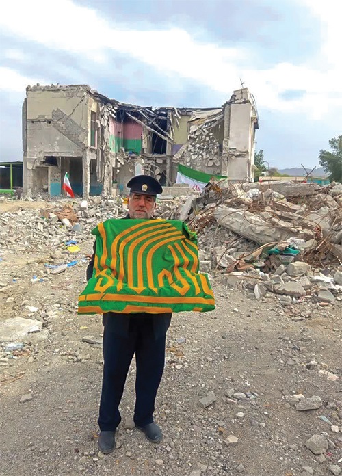 حضور کاروان خادمان رضوی با پرچم متبرک حرم امام رضا (ع) در مناطق جنگ زده | ایران، زیر سایه خورشید حضور کاروان خادمان رضوی با پرچم متبرک حرم امام رضا (ع) در مناطق جنگ زده | ایران، زیر سایه خورشید