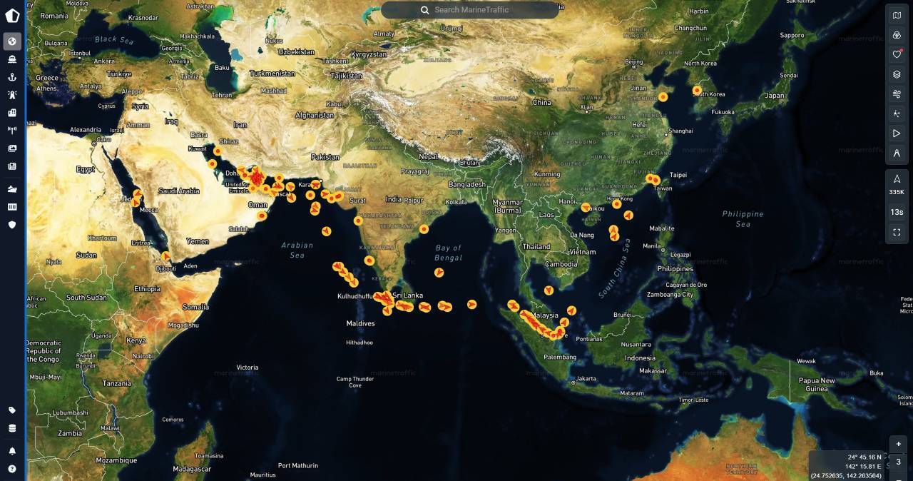 عبور ۱۳۳ نفتکش از تنگه هرمز