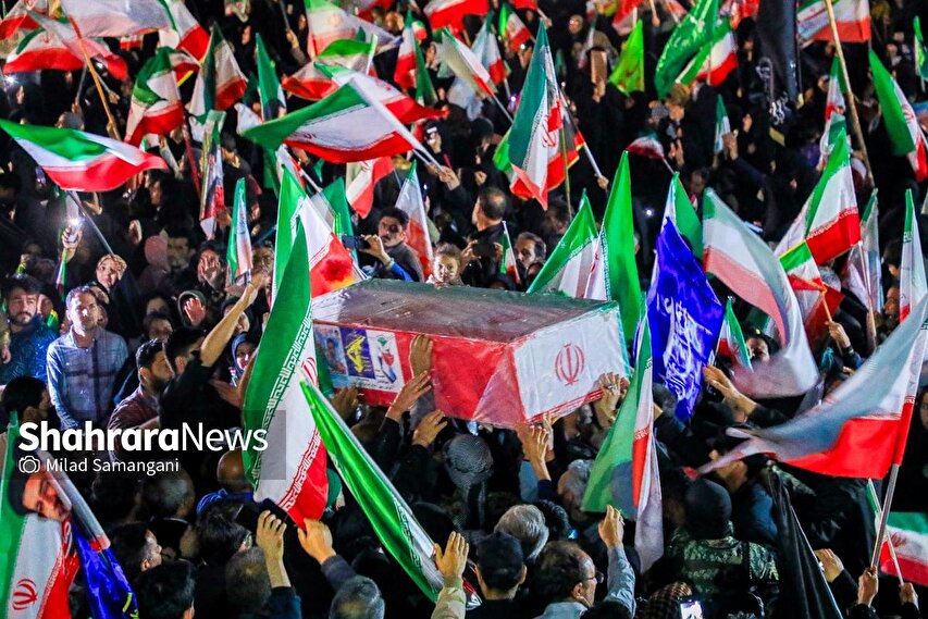 گزارش تصویری | چهل‌ودومین شب ایستادگی مردم در خیابان و تشییع پیکر یک شهید جنگ رمضان در مشهد