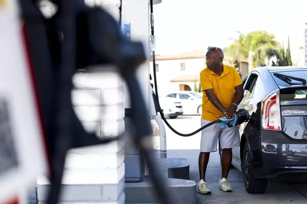 واکنش کاربران فضای مجازی به مذاکرات و آتش بس | ترس ایرانی‌ها از مرگ کمتر از ترس آمریکایی‌ها از گران شدن بنزین است