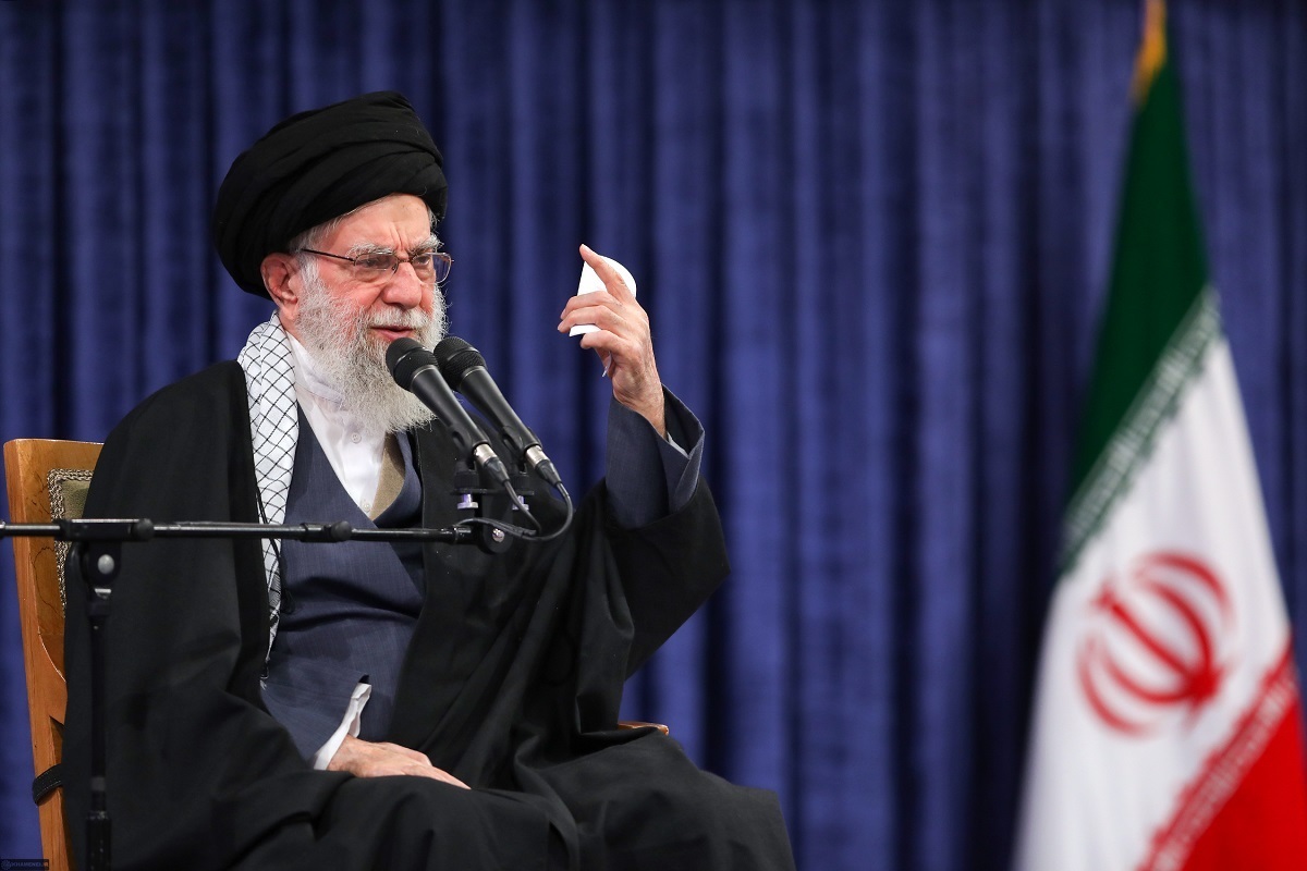 جمله برگزیده رهبر شهید انقلاب در سال ۱۴۰۴ انتخاب شد + پوستر