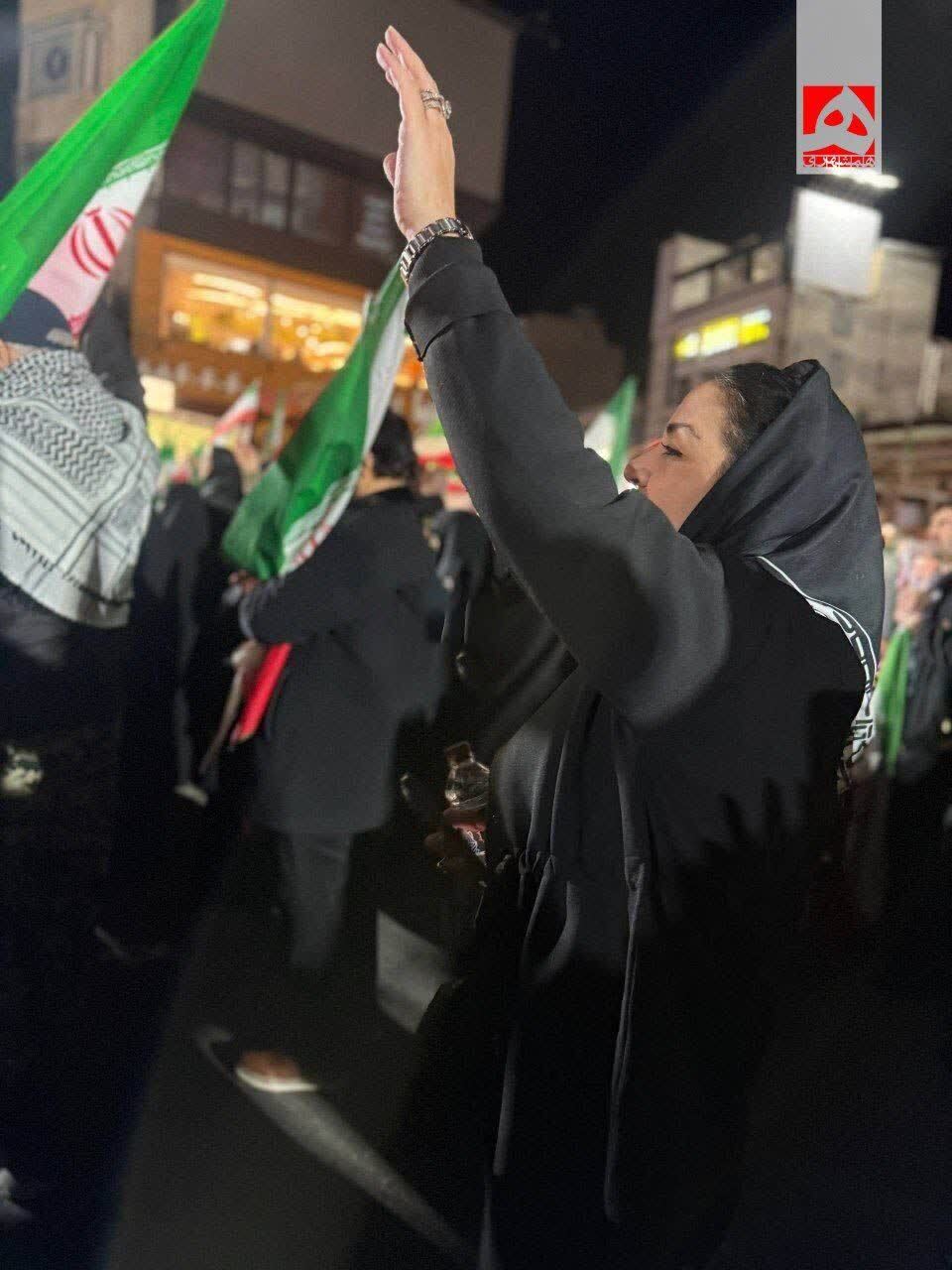 حضور مریلا زارعی در اجتماع مردمی میدان تجریش تهران + عکس