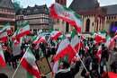گزارش تصویری | افغانستانی‌ها و ایرانی‌ها زیر یک پرچم در سنگر خیابان‌های فرانکفورت
