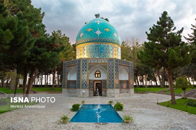 گزارش تصویری | ۲۵ فروردین، روز ملی عطار نیشابوری آرامگاه «شیخ فریدالدین عطار نیشابوری»