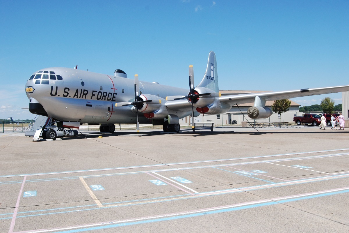 اتمام یک‌چهارم زرادخانه موشکی آمریکا در ۴۰ روز | پنتاگون برای جبران خسارات جنگ به‌سراغ هواپیماهای قدیمی می‌رود